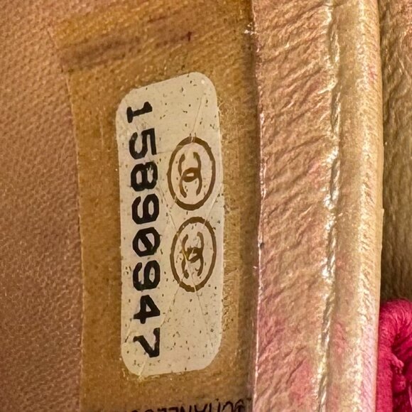 CHANEL Pink Camellia Lamb Leather Flap Wallet COA - Full Set - Picture 4 of 13